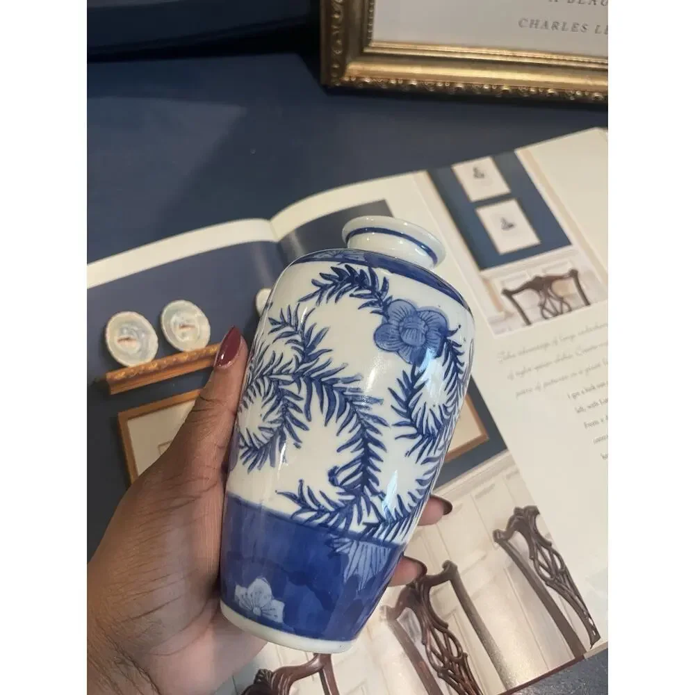 Blue and White Chinoisere Vase Ceramic Pottery Floral and Leaf Pattern Vase Mini